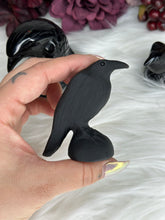 Load image into Gallery viewer, Obsidian Carved Crow / Raven