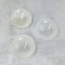 Load image into Gallery viewer, Selenite Bowl - Large 5”
