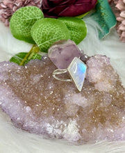 Load image into Gallery viewer, Gemstone Shield / Kite Sterling Silver Rings
