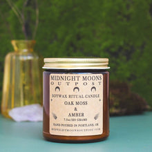 Load image into Gallery viewer, Oakmoss & Amber Soy Candle
