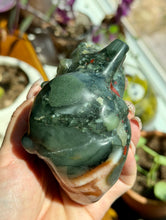 Load image into Gallery viewer, Crystal Carved Anatomical Hearts