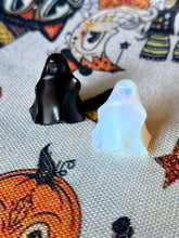 Load image into Gallery viewer, Crystal Carved Ghosts 👻 Halloween