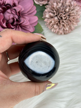 Load image into Gallery viewer, Black Agate - Spheres