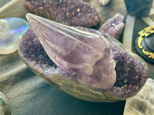 Load image into Gallery viewer, Amethyst Traveler Crystal Skull