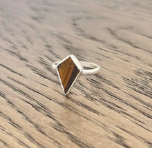 Load image into Gallery viewer, Gemstone Shield / Kite Sterling Silver Rings