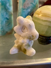 Load image into Gallery viewer, Pokémon Carved Crystal Characters - Medium