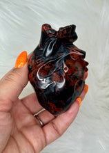 Load image into Gallery viewer, Crystal Carved Anatomical Hearts