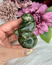 Load image into Gallery viewer, Nephrite Jade Frog on ball