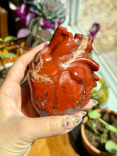 Load image into Gallery viewer, Crystal Carved Anatomical Hearts