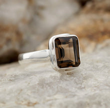 Load image into Gallery viewer, FACETED SMOKY QUARTZ STERLING SILVER RING