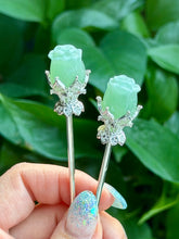 Load image into Gallery viewer, Crystal Roses with Metal Stems🌹