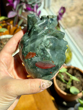 Load image into Gallery viewer, Crystal Carved Anatomical Hearts