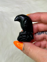 Load image into Gallery viewer, Obsidian Carved Crow / Raven