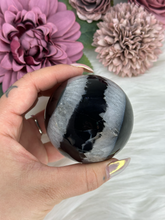 Load image into Gallery viewer, Black Agate - Spheres
