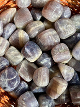 Load image into Gallery viewer, Iolite - Tumbles