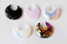 Load image into Gallery viewer, Flat Stars & Moon Shaped Gemstone Arrowhead