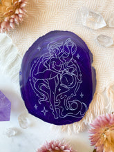 Load image into Gallery viewer, Aquarius Zodiac Symbol Agate Slices Astrology