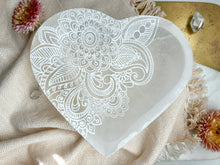 Load image into Gallery viewer, Henna Heart Selenite Crystal Bowl