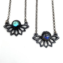 Load image into Gallery viewer, Labradorite Radiance Necklace