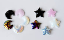 Load image into Gallery viewer, Flat Stars & Moon Shaped Gemstone Arrowhead