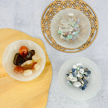 Load image into Gallery viewer, Selenite Bowl - Large 5”