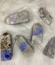 Load image into Gallery viewer, Hackmanite - Towers