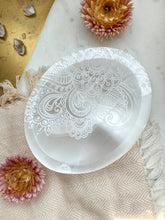 Load image into Gallery viewer, Selenite “Henna” Oval Trinket Dish/Offering Bowl