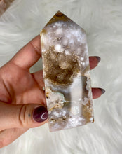 Load image into Gallery viewer, Flower Agate-Tower