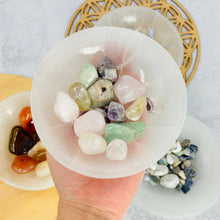 Load image into Gallery viewer, Selenite Bowl - Large 5”