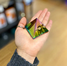 Load image into Gallery viewer, Aura Obsidian pyramid