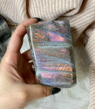Load image into Gallery viewer, Labradorite Freeform - Rainbow/Purple flash