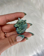 Load image into Gallery viewer, Labradorite Carved Wolf