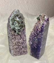 Load image into Gallery viewer, Grape Agate - Towers