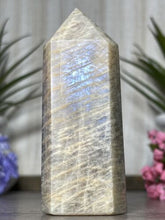 Load image into Gallery viewer, Flashy Moonstone Sunstone - Towers