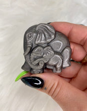Load image into Gallery viewer, Elephant Carving - Mother and Child