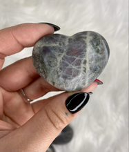 Load image into Gallery viewer, Labradorite Heart