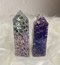 Load image into Gallery viewer, Grape Agate - Towers