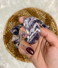Load image into Gallery viewer, Chevron Amethyst - Raw