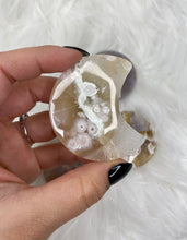 Load image into Gallery viewer, Flower Agate Moon