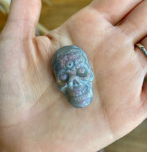 Load image into Gallery viewer, Labradorite skull carving