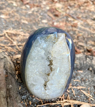 Load image into Gallery viewer, Druzy Agate Skull - Large
