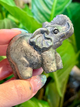 Load image into Gallery viewer, Crystal Elephants - Large
