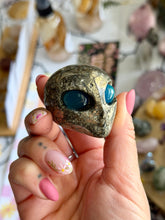 Load image into Gallery viewer, Crystal Alien Heads Skull Carvings w/ Catseye
