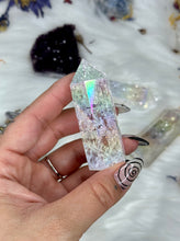 Load image into Gallery viewer, Angel Aura Cracked Quartz Towers
