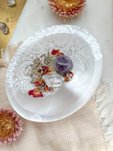 Load image into Gallery viewer, Selenite “Henna” Oval Trinket Dish/Offering Bowl
