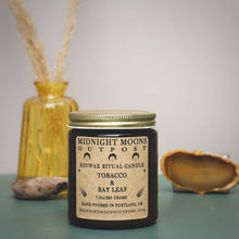 Load image into Gallery viewer, Tobacco &amp; Bayleaf Soy Candle
