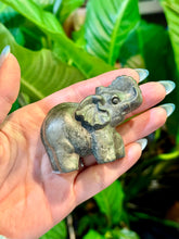 Load image into Gallery viewer, Crystal Elephants - Large
