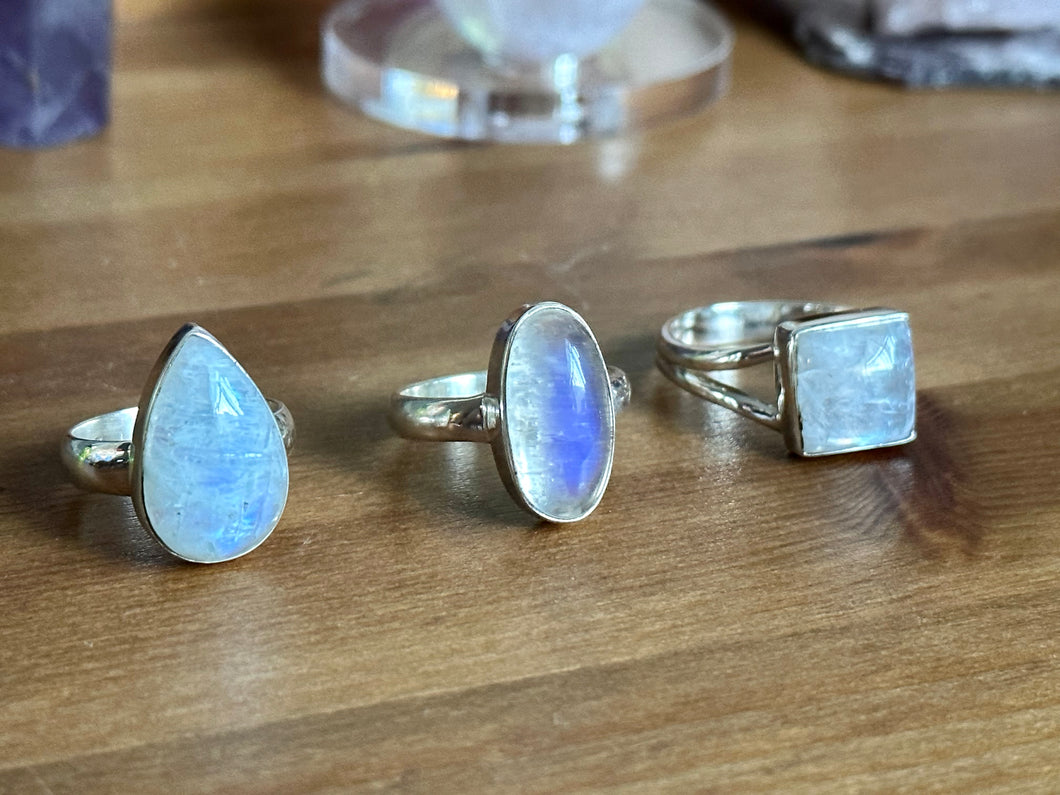 Rainbow Moonstone Medium Ring - Sterling Silver