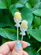 Load image into Gallery viewer, Crystal Roses with Metal Stems🌹
