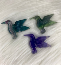 Load image into Gallery viewer, Fluorite Hummingbird (Flat back)
